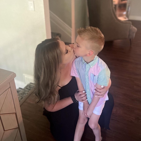 Meet your Posher, Kayla - Picture 3 of 6